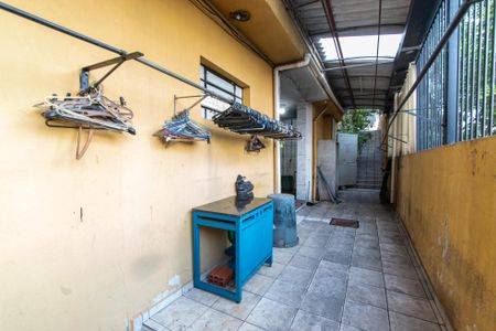 Casa à venda com 430m², 6 quartos e 6 vagas Casa à venda com 430m², 6 quartos e 6 vagasCorredor