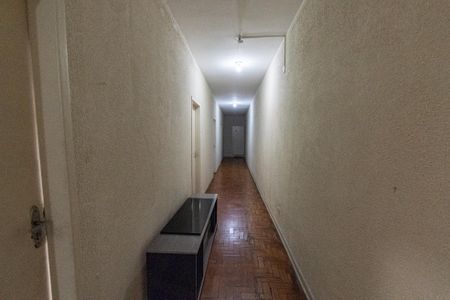 Casa à venda com 430m², 6 quartos e 6 vagas Casa à venda com 430m², 6 quartos e 6 vagasCorredor