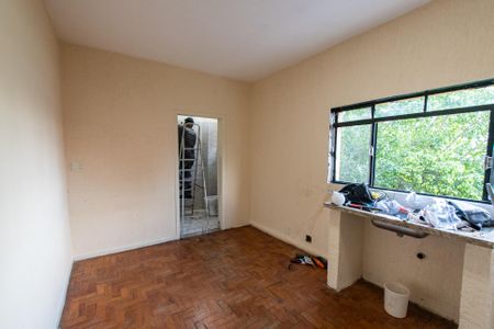 Casa à venda com 430m², 6 quartos e 6 vagas Casa à venda com 430m², 6 quartos e 6 vagasQuarto