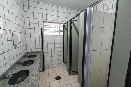 Casa à venda com 430m², 6 quartos e 6 vagas Casa à venda com 430m², 6 quartos e 6 vagasBanheiro