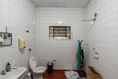 Casa à venda com 430m², 6 quartos e 6 vagas Casa à venda com 430m², 6 quartos e 6 vagasBanheiro de Serviço