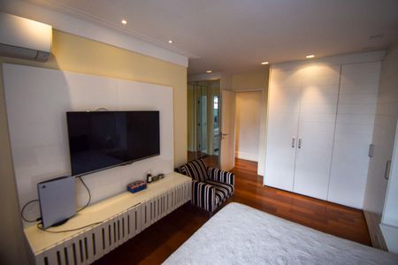 Apartamento à venda com 192m², 3 quartos e 2 vagasQuarto