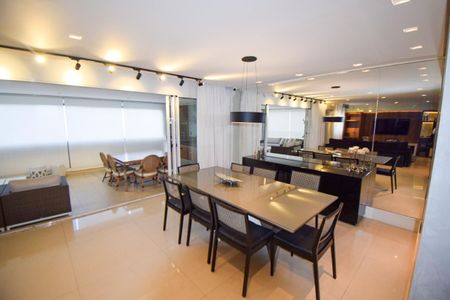 Apartamento à venda com 192m², 3 quartos e 2 vagasSala de Jantar
