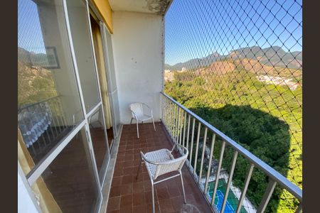 Apartamento à venda com 96m², 2 quartos e 1 vagaVaranda - Sala