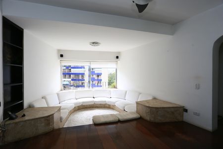 Sala  de apartamento para alugar com 2 quartos, 45m² em Vila Suzana, São Paulo