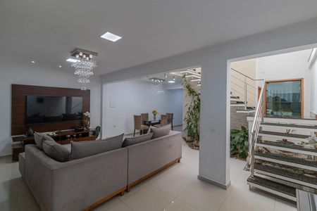 Casa à venda com 240m², 5 quartos e 2 vagasSala