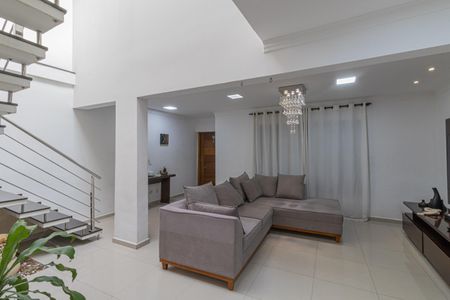Casa à venda com 240m², 5 quartos e 2 vagasSala