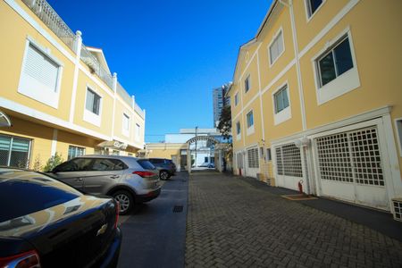 Casa de condomínio à venda com 137m², 3 quartos e 2 vagas Casa de condomínio à venda com 137m², 3 quartos e 2 vagasÁrea comum