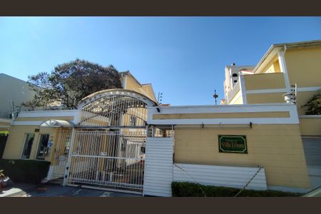 Casa de condomínio à venda com 137m², 3 quartos e 2 vagas Casa de condomínio à venda com 137m², 3 quartos e 2 vagasFachada