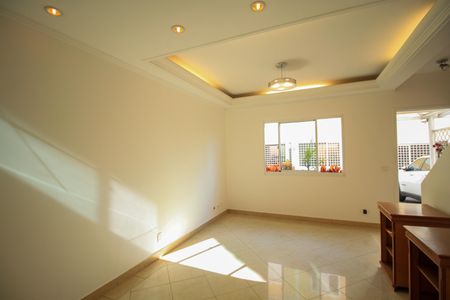 Casa de condomínio à venda com 137m², 3 quartos e 2 vagas Casa de condomínio à venda com 137m², 3 quartos e 2 vagasSala