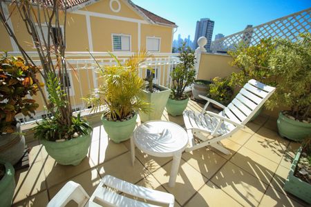 Casa de condomínio à venda com 137m², 3 quartos e 2 vagas Casa de condomínio à venda com 137m², 3 quartos e 2 vagasVaranda - Suíte