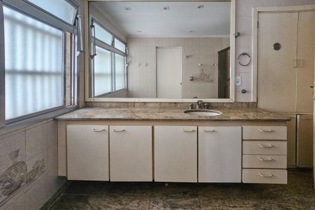 Apartamento para alugar com 178m², 3 quartos e 1 vagaBanheiro da Suíte