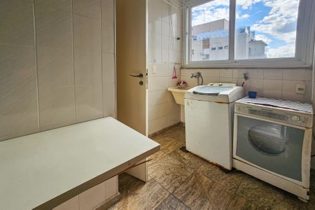 Apartamento para alugar com 178m², 3 quartos e 1 vagaÁrea de serviço