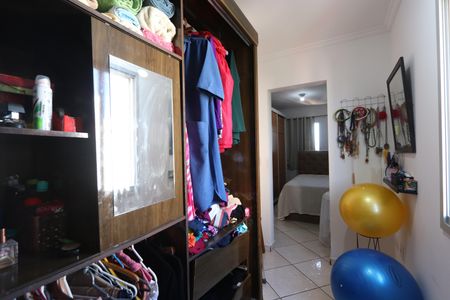 Apartamento à venda com 58m², 3 quartos e 2 vagasQuarto 3 