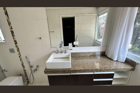 Casa de condomínio à venda com 372m², 7 quartos e 5 vagas