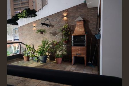 Casa à venda com 250m², 4 quartos e 3 vagas Casa à venda com 250m², 4 quartos e 3 vagasÁrea Externa