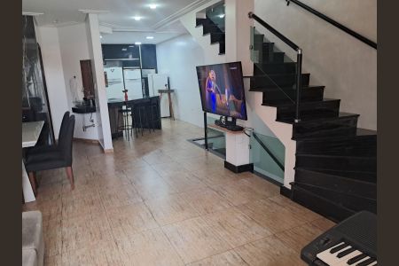 Casa à venda com 250m², 4 quartos e 3 vagas Casa à venda com 250m², 4 quartos e 3 vagasSala