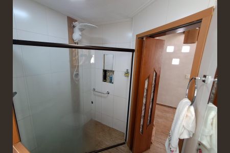 Casa à venda com 250m², 4 quartos e 3 vagas Casa à venda com 250m², 4 quartos e 3 vagasBanheiro