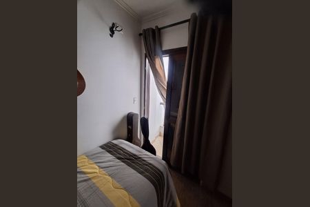 Casa à venda com 250m², 4 quartos e 3 vagas Casa à venda com 250m², 4 quartos e 3 vagasQuarto