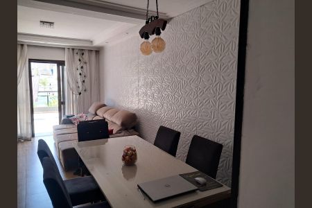 Casa à venda com 250m², 4 quartos e 3 vagas Casa à venda com 250m², 4 quartos e 3 vagasSala