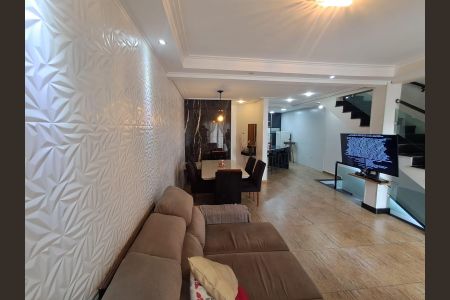 Casa à venda com 250m², 4 quartos e 3 vagas Casa à venda com 250m², 4 quartos e 3 vagasSala