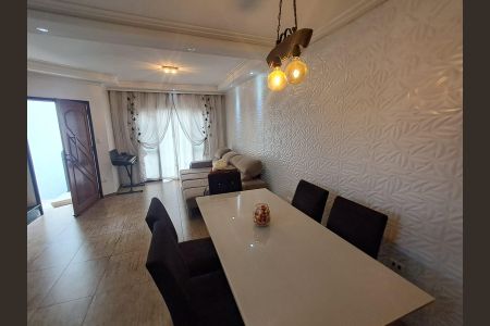 Casa à venda com 250m², 4 quartos e 3 vagas Casa à venda com 250m², 4 quartos e 3 vagasSala