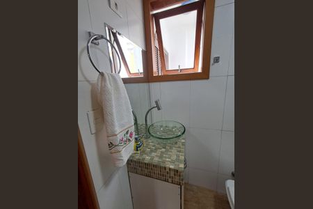 Casa à venda com 250m², 4 quartos e 3 vagas Casa à venda com 250m², 4 quartos e 3 vagasBanheiro