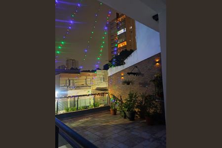 Casa à venda com 250m², 4 quartos e 3 vagas Casa à venda com 250m², 4 quartos e 3 vagasÁrea Externa