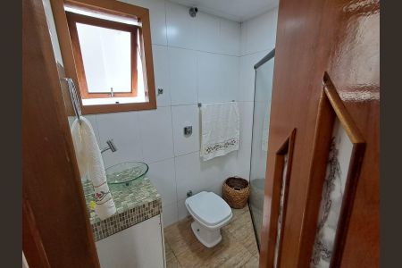 Casa à venda com 250m², 4 quartos e 3 vagas Casa à venda com 250m², 4 quartos e 3 vagasBanheiro