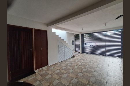 Casa à venda com 250m², 4 quartos e 3 vagas Casa à venda com 250m², 4 quartos e 3 vagasGaragem