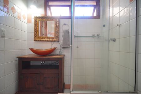 Casa à venda com 175m², 3 quartos e 2 vagasBanheiro do Quarto 1