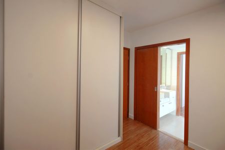 Apartamento à venda com 197m², 4 quartos e 4 vagasSuíte 3