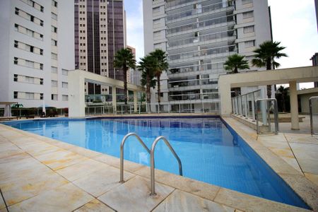 Apartamento à venda com 197m², 4 quartos e 4 vagasÁrea comum - Piscina