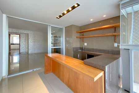 Apartamento à venda com 197m², 4 quartos e 4 vagasVaranda da Sala