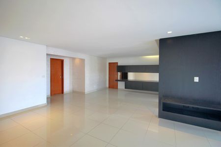 Apartamento à venda com 197m², 4 quartos e 4 vagasSala