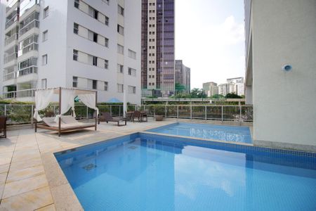 Apartamento à venda com 197m², 4 quartos e 4 vagasÁrea comum - Piscina