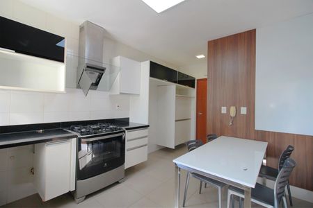 Apartamento à venda com 197m², 4 quartos e 4 vagasCozinha