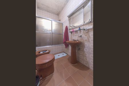 Casa à venda com 140m², 5 quartos e 3 vagasBanheiro da Suíte