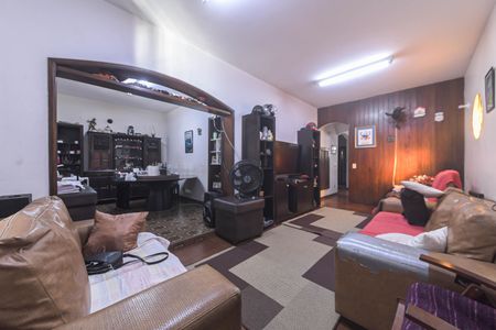 Casa à venda com 140m², 5 quartos e 3 vagasSala