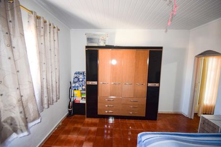Casa à venda com 208m², 1 quarto e sem vagaQuarto
