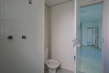 Apartamento à venda com 102m², 3 quartos e 2 vagas Apartamento à venda com 102m², 3 quartos e 2 vagasBanheiro da Suíte 1