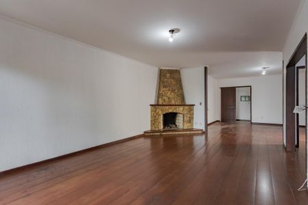 Casa à venda com 313m², 4 quartos e 3 vagas Casa à venda com 313m², 4 quartos e 3 vagasSala