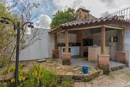 Casa à venda com 313m², 4 quartos e 3 vagas Casa à venda com 313m², 4 quartos e 3 vagasQuintal