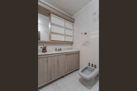 Casa à venda com 313m², 4 quartos e 3 vagas Casa à venda com 313m², 4 quartos e 3 vagasBanheiro 1