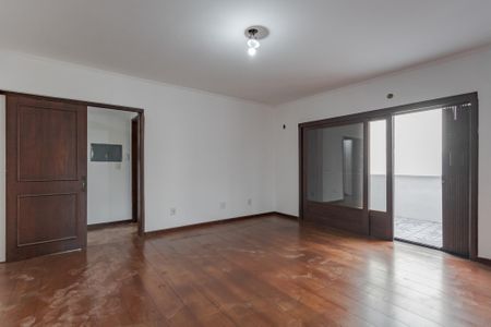 Casa à venda com 313m², 4 quartos e 3 vagas Casa à venda com 313m², 4 quartos e 3 vagasSala
