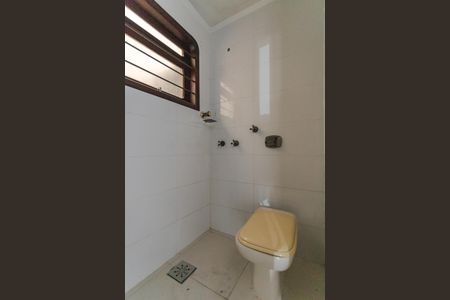 Casa à venda com 313m², 4 quartos e 3 vagas Casa à venda com 313m², 4 quartos e 3 vagasÁrea de Serviço