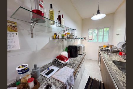 Casa à venda com 140m², 4 quartos e 4 vagas Casa à venda com 140m², 4 quartos e 4 vagasCozinha