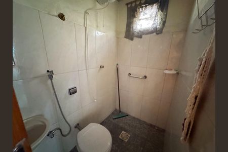 Casa à venda com 140m², 4 quartos e 4 vagas Casa à venda com 140m², 4 quartos e 4 vagasBanheiro de Serviço