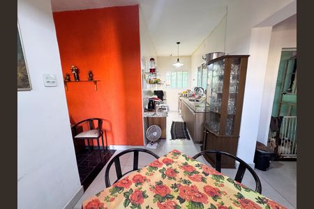 Casa à venda com 140m², 4 quartos e 4 vagas Casa à venda com 140m², 4 quartos e 4 vagasCopa