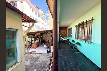 Casa à venda com 140m², 4 quartos e 4 vagas Casa à venda com 140m², 4 quartos e 4 vagasÁrea comum